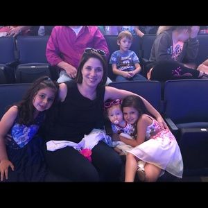 Meet your Posher, Stephanie